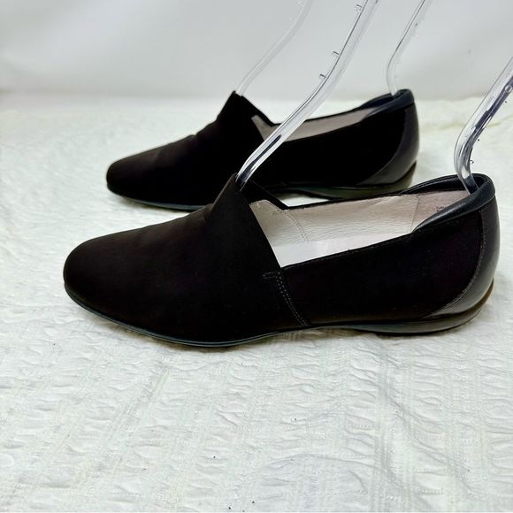 Donald J Pliner Cavat Flats- Size 8.5 - Picture 9 of 12